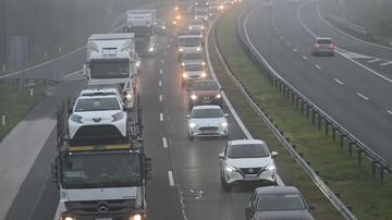 EU naj bi omilil prepoved prodaje novih vozil z motorji z notranjim zgorevanjem