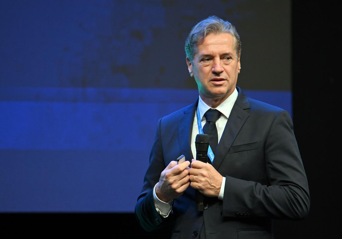 Slovenskega premierja zaradi bolezni ne bo na vrhu voditeljev EU-ja