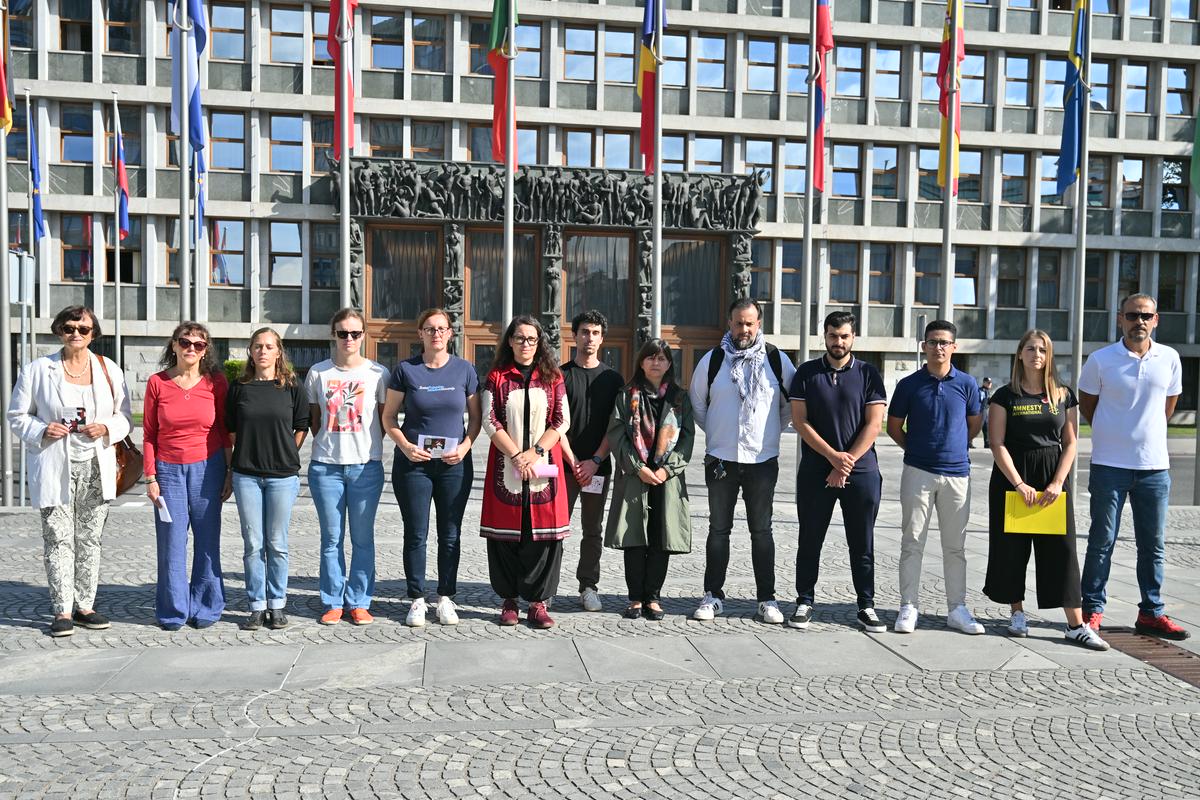 Nevladne organizacije pozivajo k zagotovitvi varnih poti za ogrožene ljudi v Sloveniji