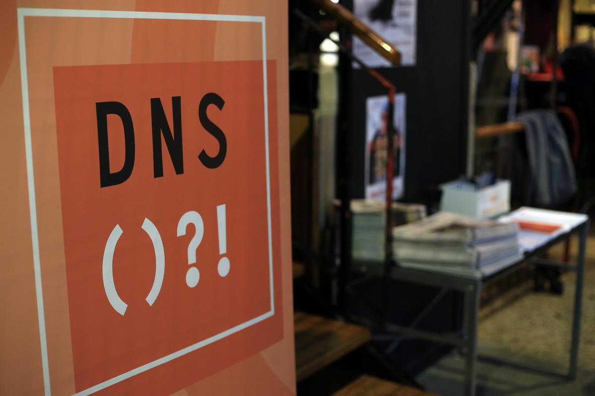 Društvo novinarjev Slovenije poziva k prenehanju prikritega oglaševanja