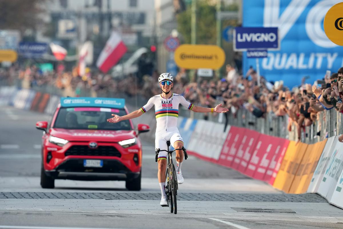 Ob 10.05: S klanca v klanc, prenos dirke s Tadejem Pogačarjem