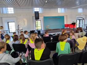 Interpretacija pravljice v oddaji Lahko noč, otroci! na Avdiofestivalu 2025. Foto: Tanja Mojzer