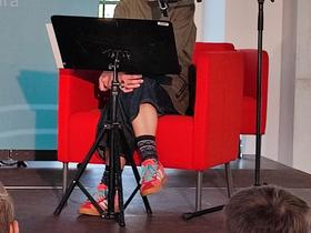 Ajda Smrekar interpretira pravljico Bojane Vajt Lisička in siva miška. Foto: Tanja Mojzer