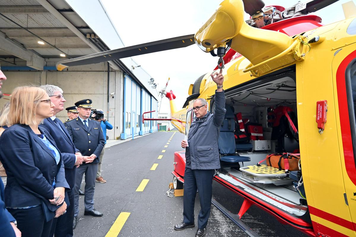Podpisali pogodbo za nakup dveh Leonardovih helikopterjev