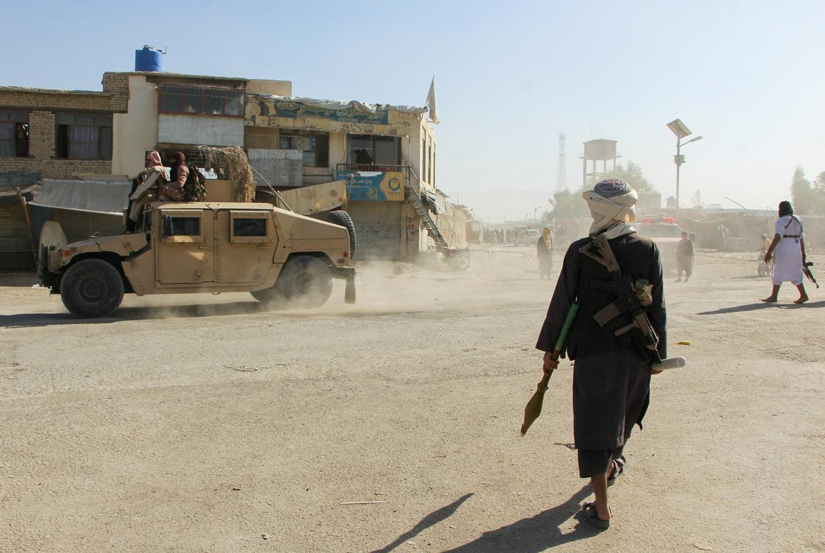 Pakistan in Afganistan po spopadih na meji začenjata mirovne pogovore v Dohi