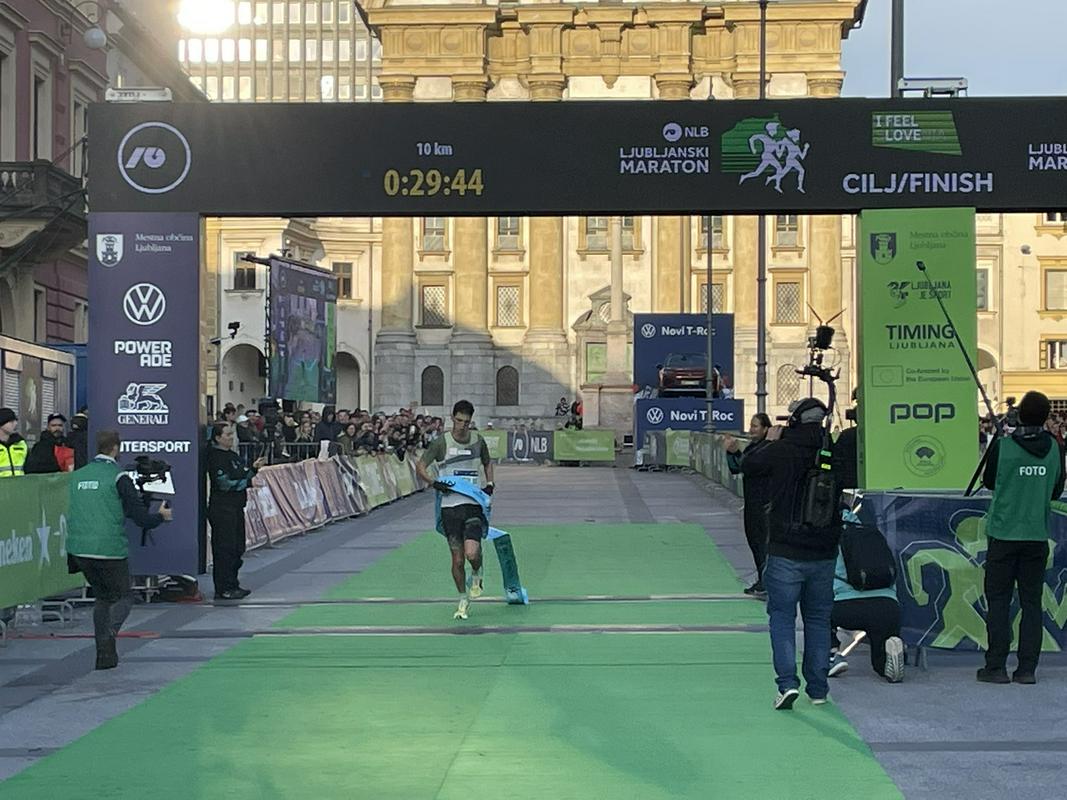 Vid Botolin in Klara Lukan z novima rekordoma najhitrejša na 10 km