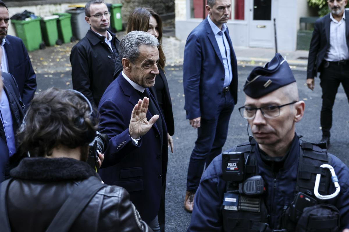 Sarkozy za rešetkami: Padec nekdanjega predsednika
