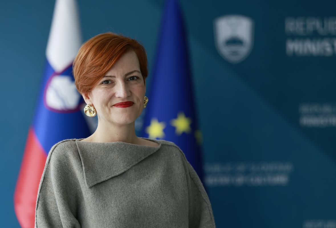 Asta Vrečko: Želim si, da bi ob uspehih umetnikov čutili isti ponos kot ob športnih dosežkih