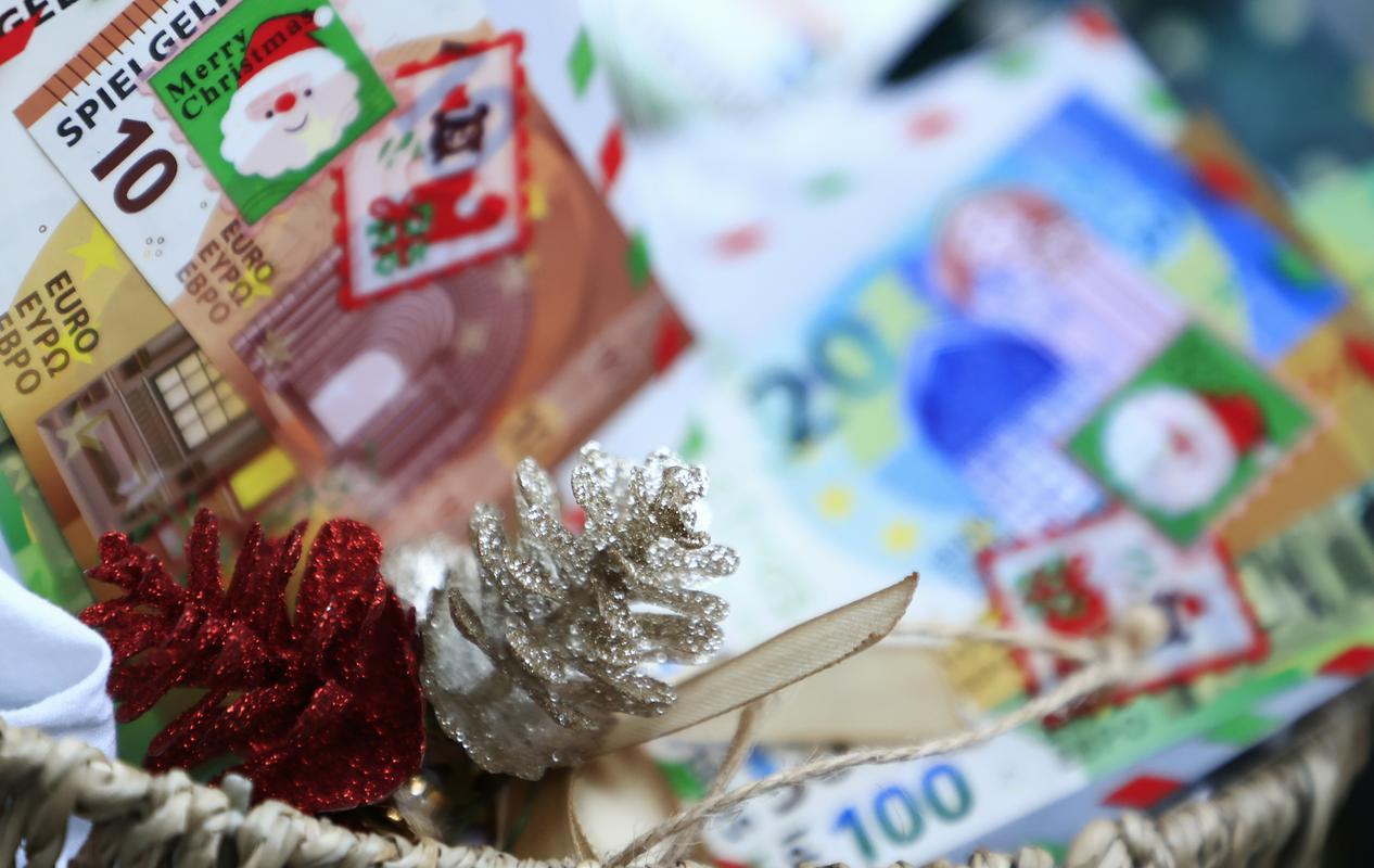 Zakon o božičnici velja, delodajalci bodo na izpodbijali več členov in zahtevali njihovo zadržanje