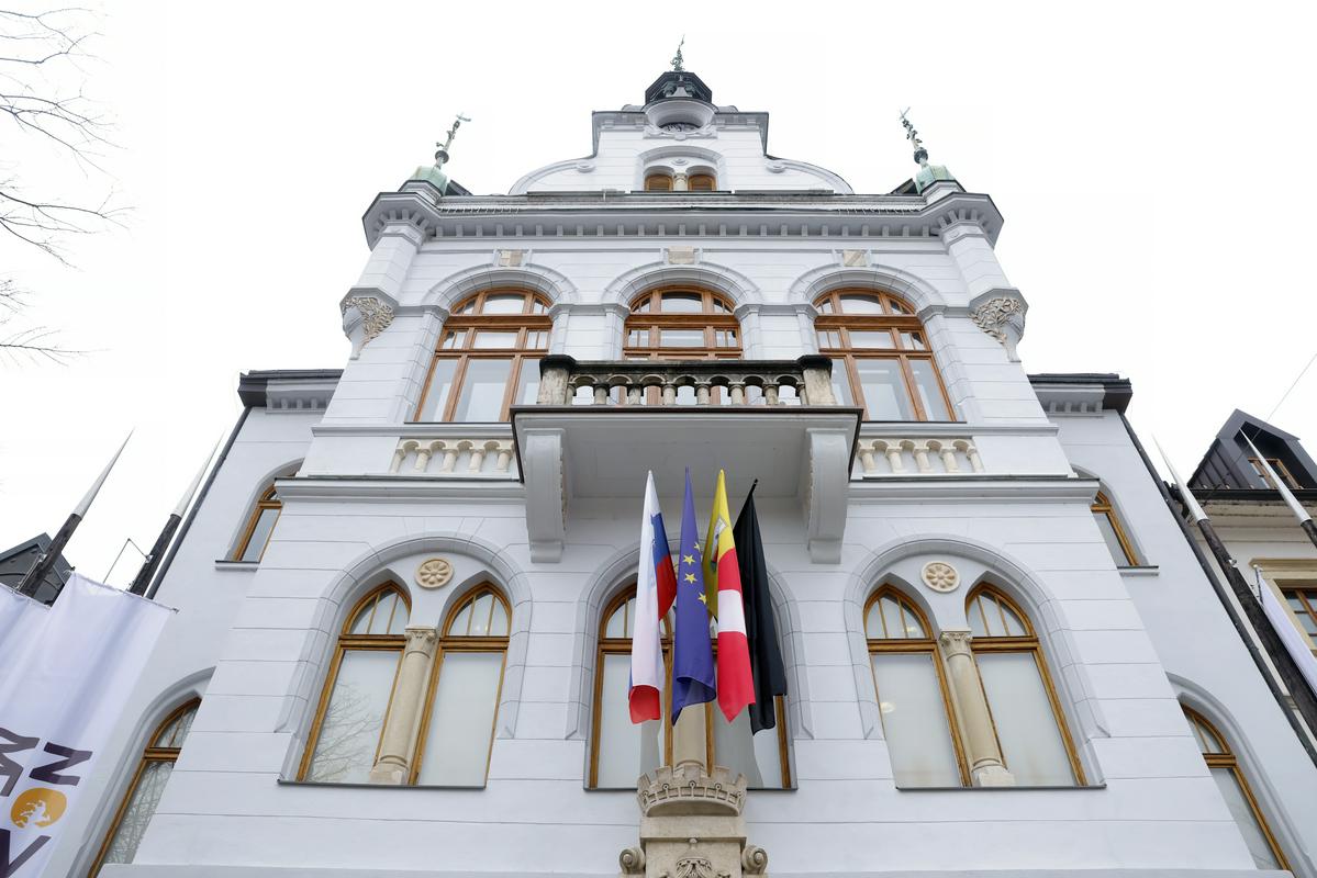 V Novem mestu potekala izredna seja občinskega sveta o varnostnih razmerah v regiji