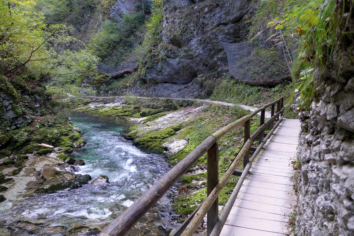 V Blejskem Vintgarju prepovedali pobiranje vstopnine in zahtevali odstranitev nezakonitih objektov
