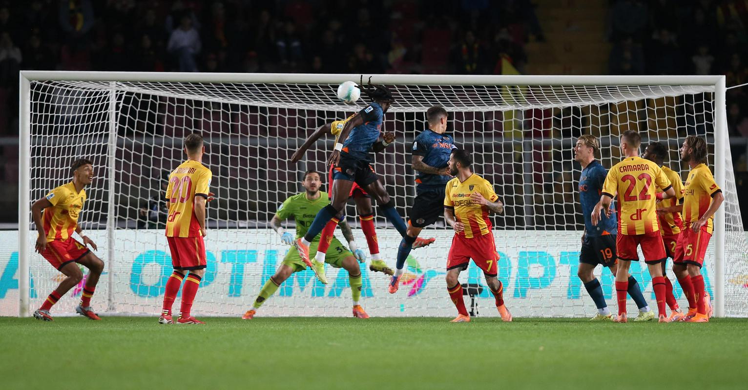 Napoli se je pošteno namučil za nove tri točke