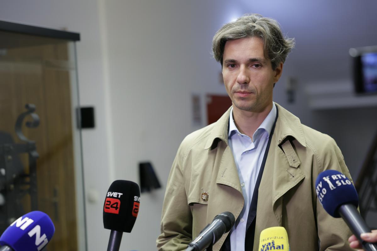 NSi in SDS bosta interpelirala ministra za delo Luko Mesca