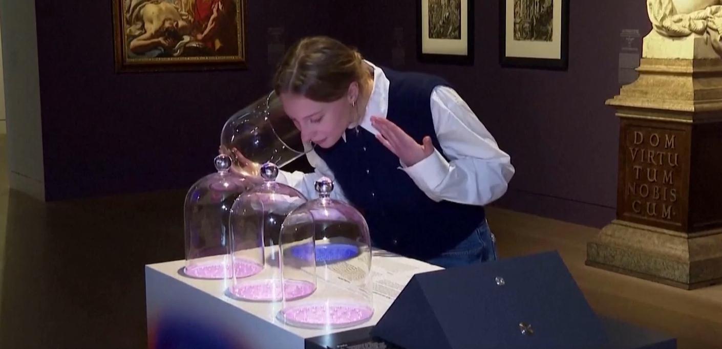 Razstava z 81-vonjavami v Düsseldorfu