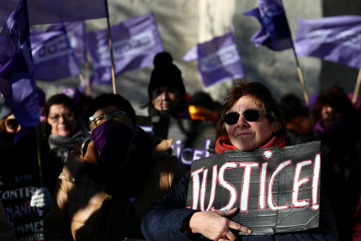 Francija po primeru Gisele Pelicot sprejela zakon, ki posilstvo opredeljuje kot odsotnost privolitve