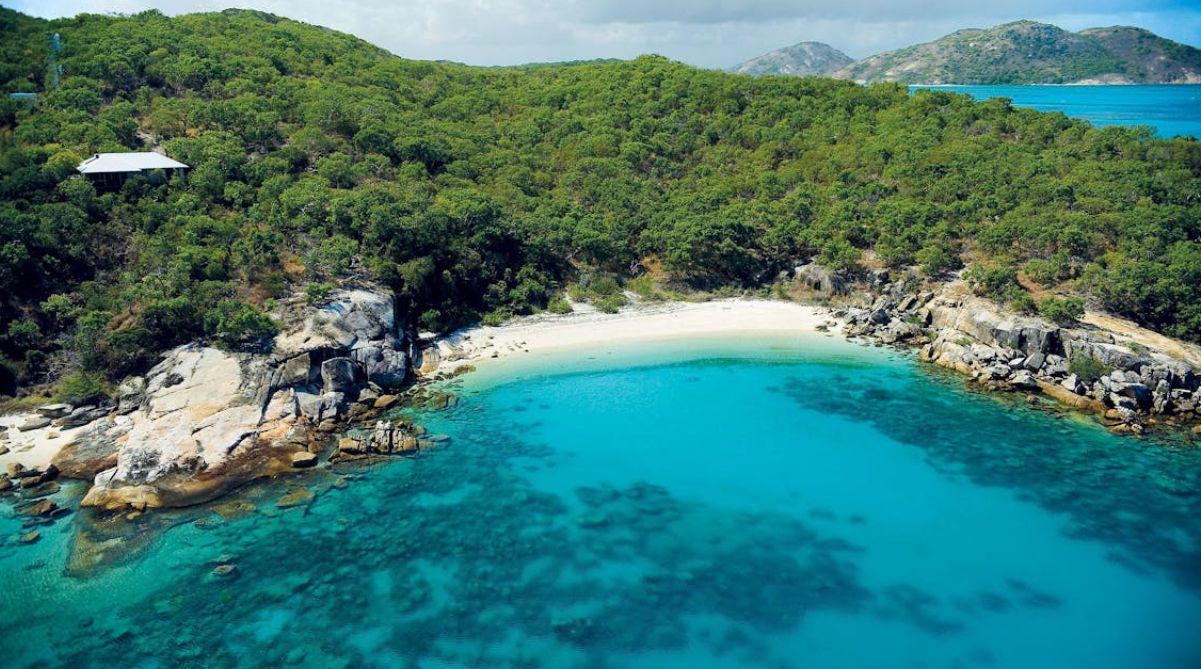 V Avstraliji križarka pozabila potnico na otoku - dan kasneje so jo našli mrtvo