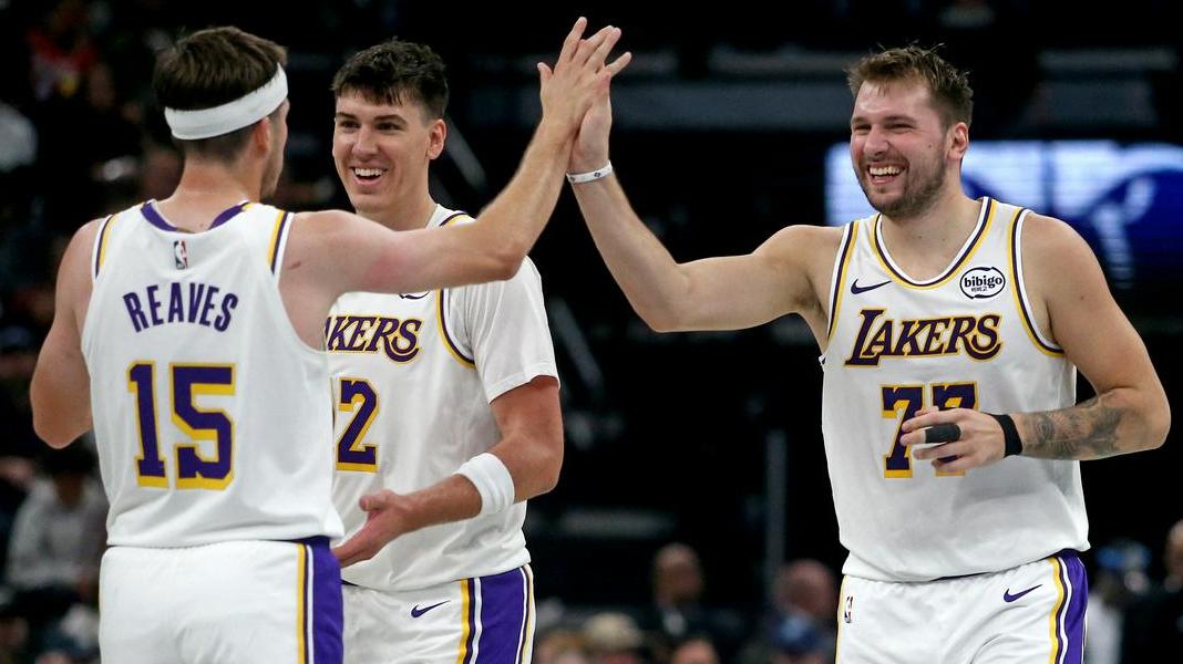 Dončić sezono začel s povprečjem 45 točk, pred njim le Chamberlain