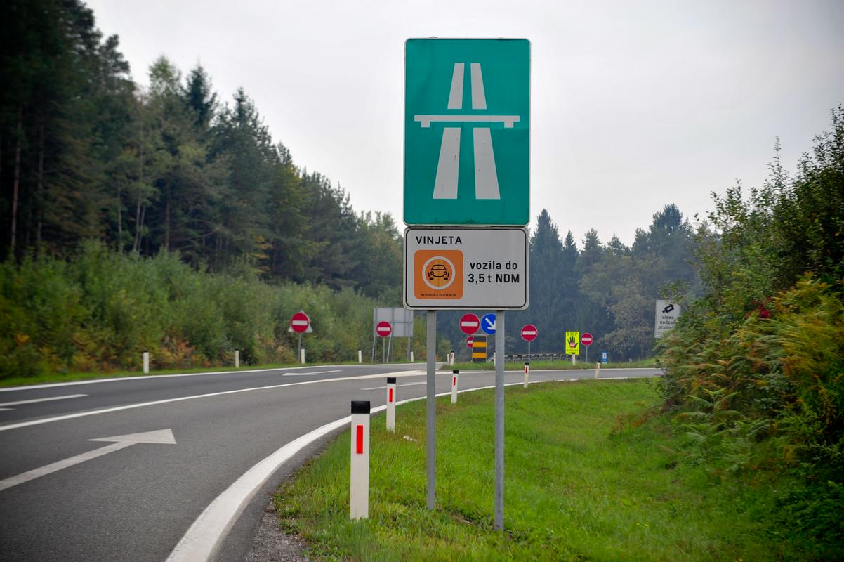 Dars poudarja, da podaljšanje veljavnosti velja le za letne vinjete, ki bodo veljavne 1. decembra