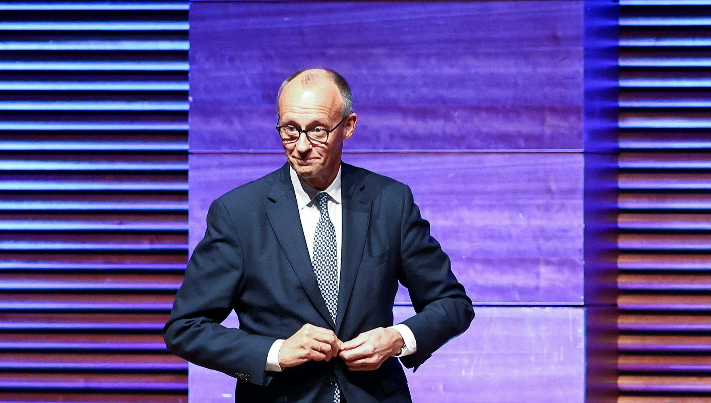 Merz je dejal, da ni več razlogov za dodeljevanje azila Sircem