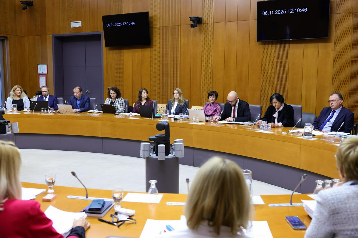 Številne kritike na zakon o digitalizaciji zdravstva, ki je prestal sito odbora