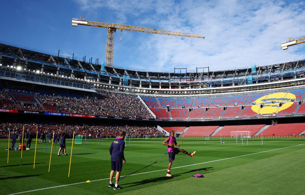 23 tisoč navijačev na treningu Barcelone na Camp Nouu