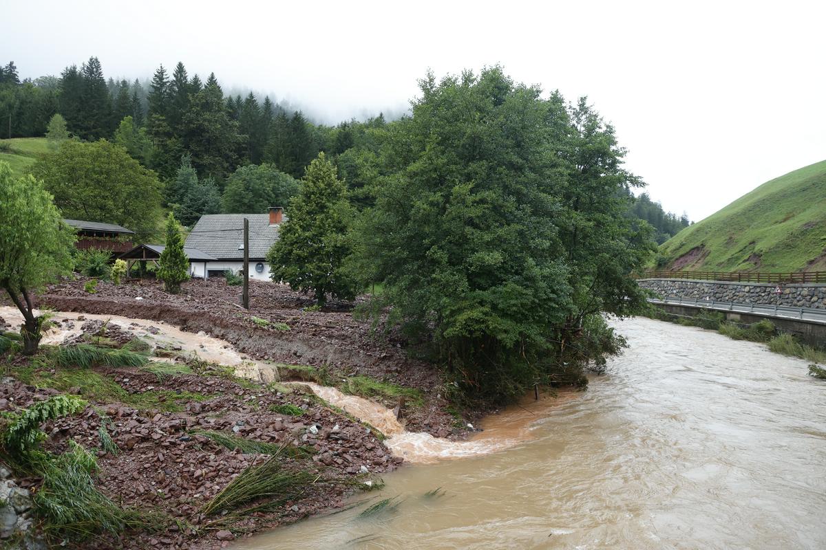 V Komendi ob vsakem večjem deževju živijo v strahu, zahtevajo čimprejšnjo izgradnjo zadrževalnika