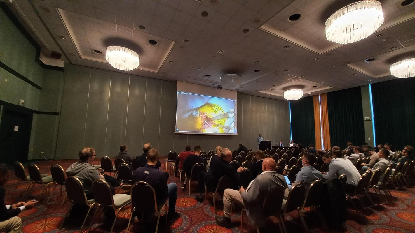 Prihodnost ortopedije: umetna inteligenca in personalizirano zdravljenje