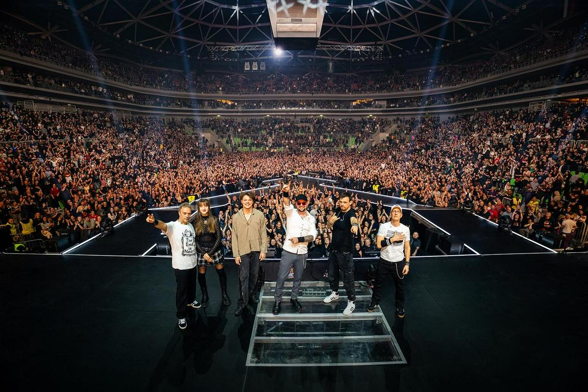 Siddharta v Stožicah 30 let delovanja praznovala s triurnim glasbenim popotovanjem