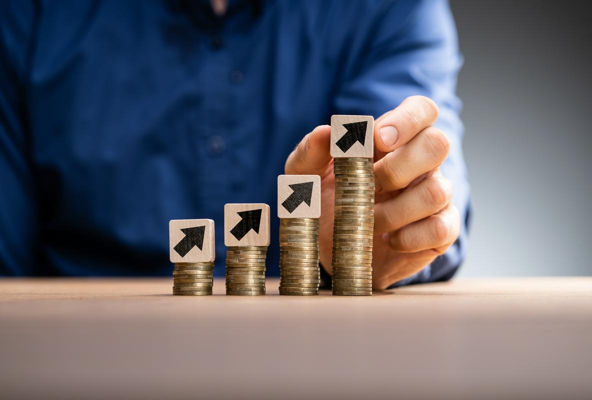 Z oktobrsko plačo drugi obrok zvišanja plač za javne uslužbence, pogajaja sicer še niso končana