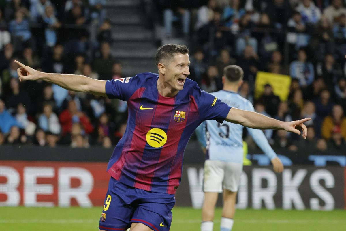 Barcelona po hat-tricku Lewandowskega v Vigu le še tri točke za Realom