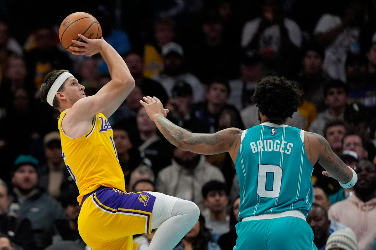 Charlotte – Los Angeles Lakers 78:96 (po 3 četrtini)