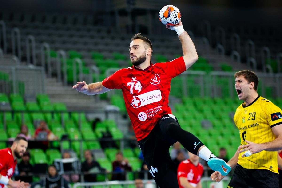 Po slabem prvem polčasu Slovana slavje Špancev v Stožicah