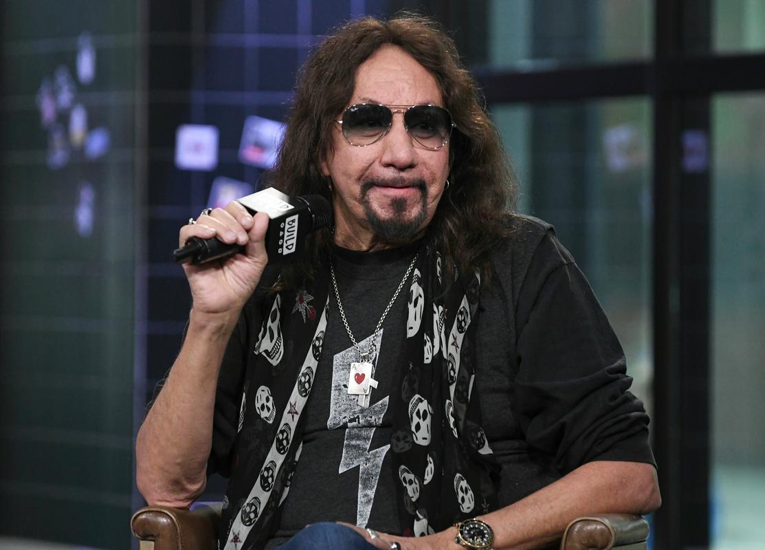 Kitarist Kissa Paul Frehley je umrl zaradi posledic poškodb padca