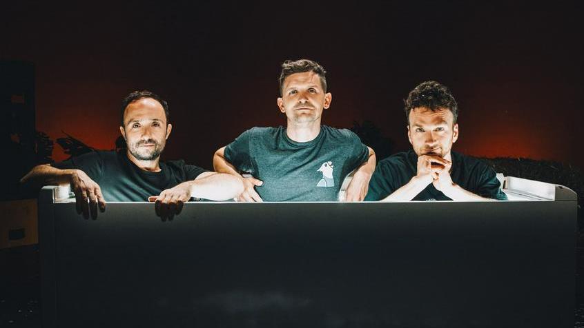 Lav iz in di er: Mariborska igralska trojka s kabaretom intimnih ljubezenskih izpovedi