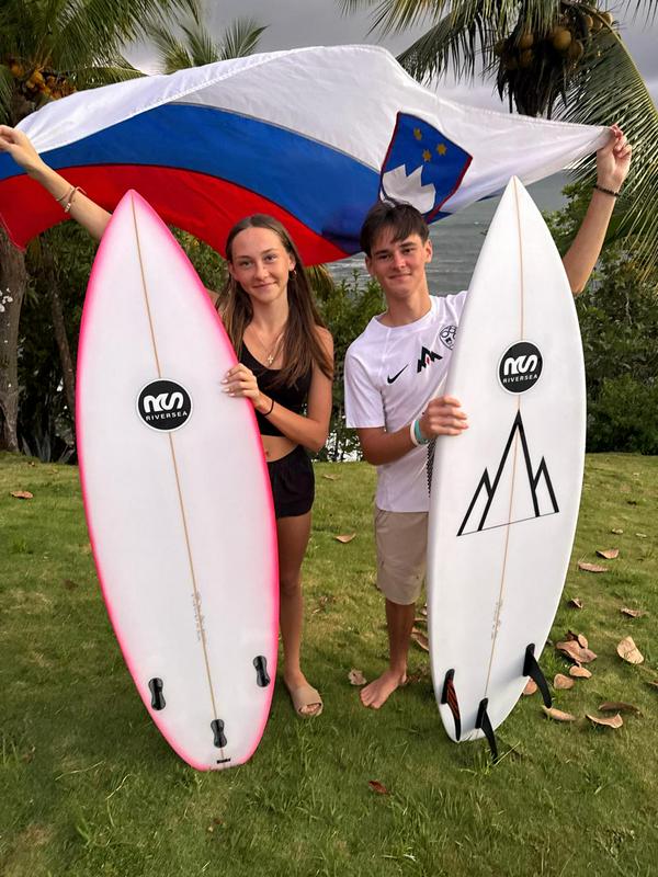 Odraščala v Kanadi ob dedkovi polki, zdaj želita Slovenijo postaviti na deskarski zemljevid