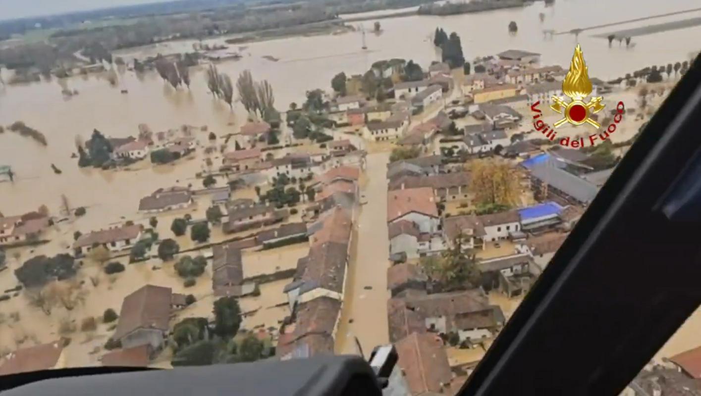 V zemeljskem plazu blizu Gorice pogrešajo dva človeka