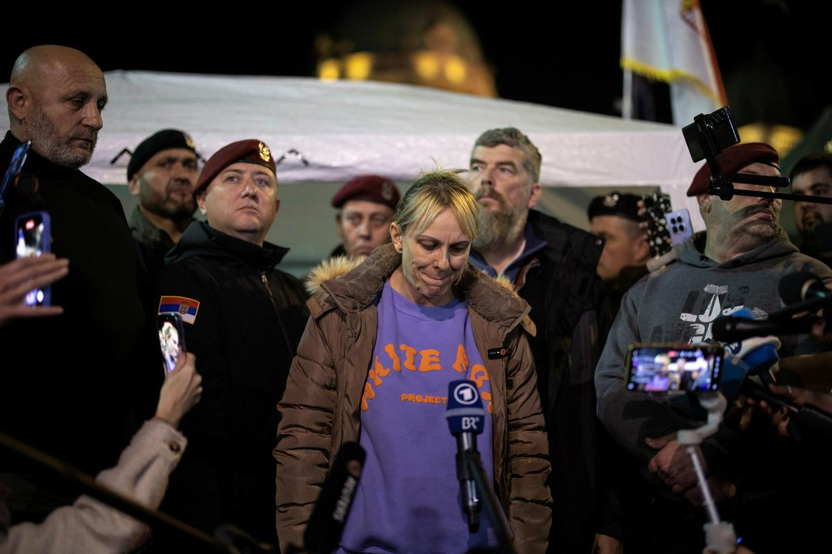 Dijana Hrka prenehala gladovno stavko, a ne opušča protesta