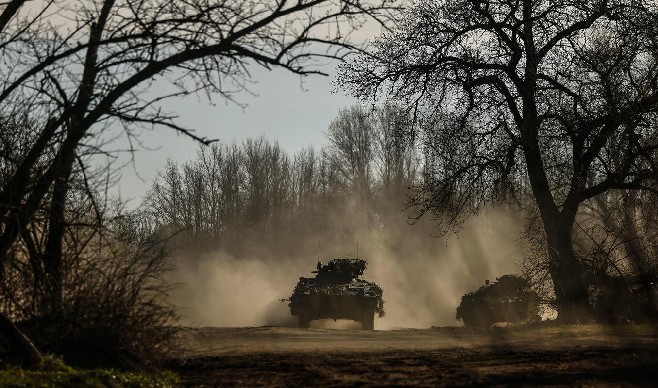 EU za izboljšanje vojaške mobilnosti potrebuje 100 milijard evrov zaradi ruskih groženj