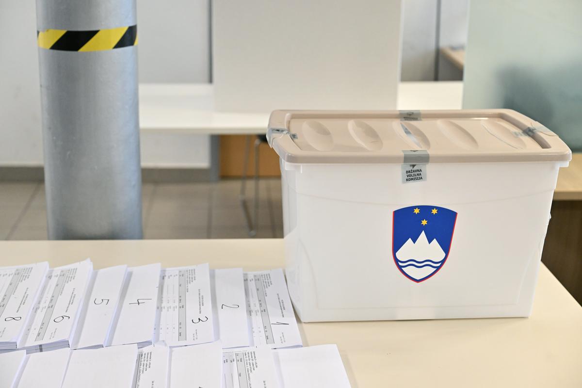 Potekajo priprave na nedeljski referendum o zakonu o pomoči pri prostovoljnem končanju življenja