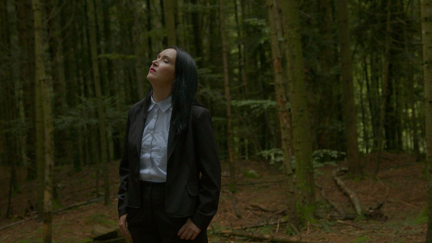 Nagradna igra: Tinkara kovač s koncertom ob izidu albuma duetov