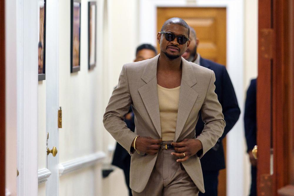 Usher toži vlagatelje spodletelega nepremičninskega posla