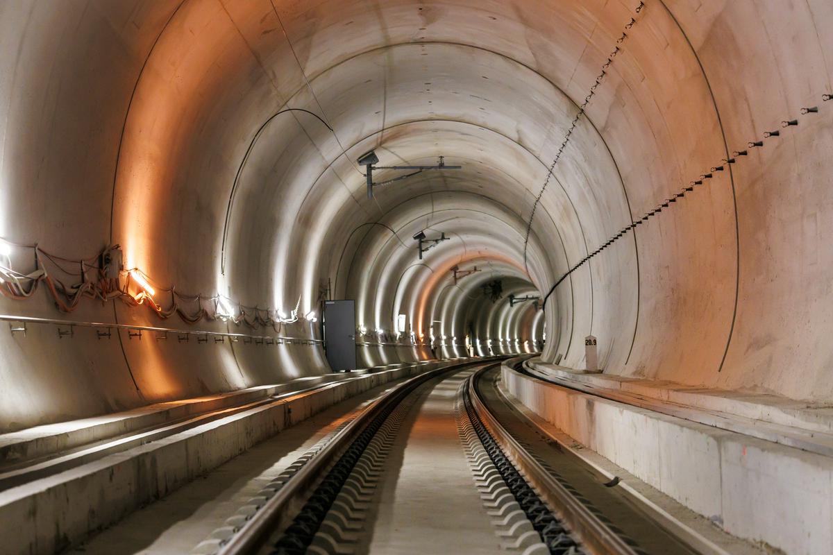 Končan odsek drugega tira med Črnim Kalom in Koprom, do leta 2030 naj bi bil zgrajen dodaten tir