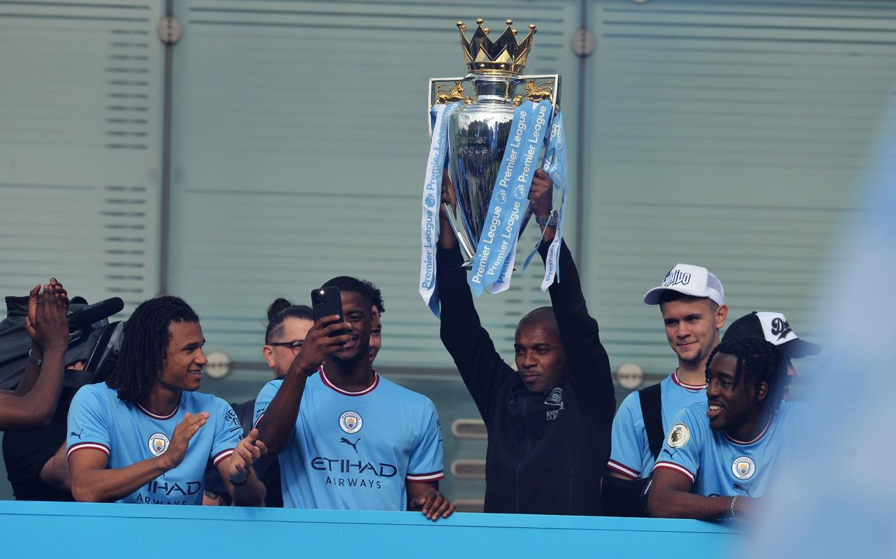 Fernandihno pri 40 letih uradno končal kariero