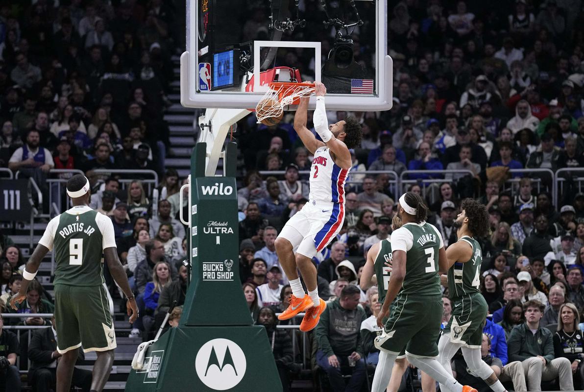 Detroit dobil 12. tekmo zapored; Harden s 55 točkami postavil klubski rekord