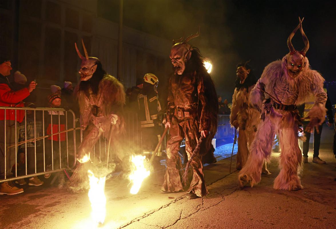 V Goričane parkeljni opomnili otroke, da morajo biti pridni