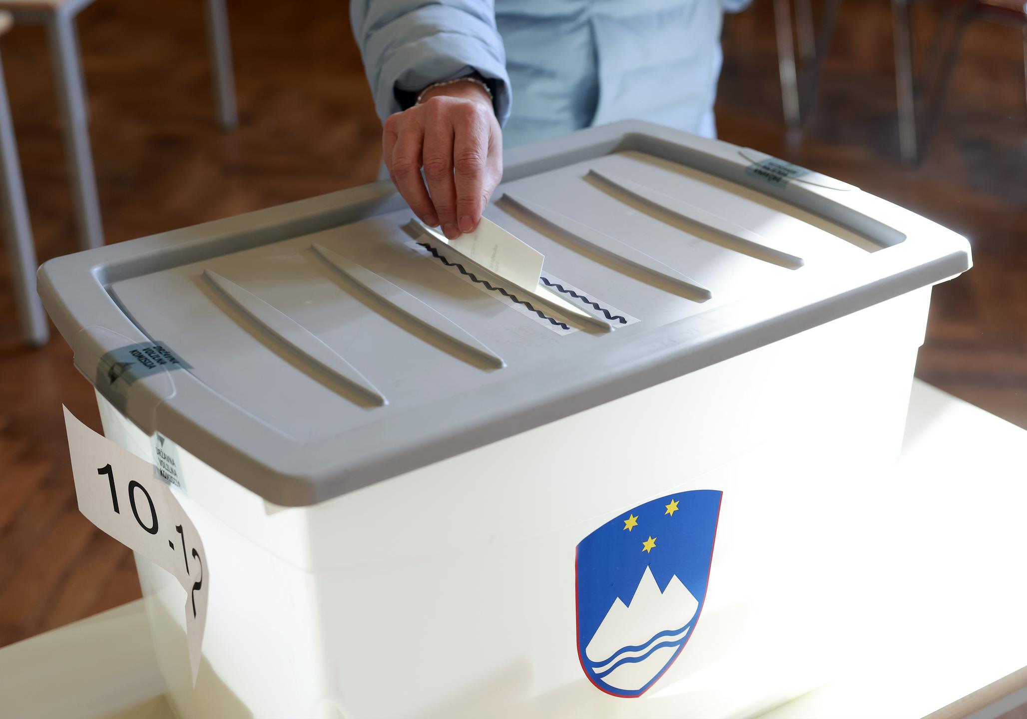 MMC-jeva klepeta ob referendumu o spremenjenem parkirnem odloku v Ljubljani