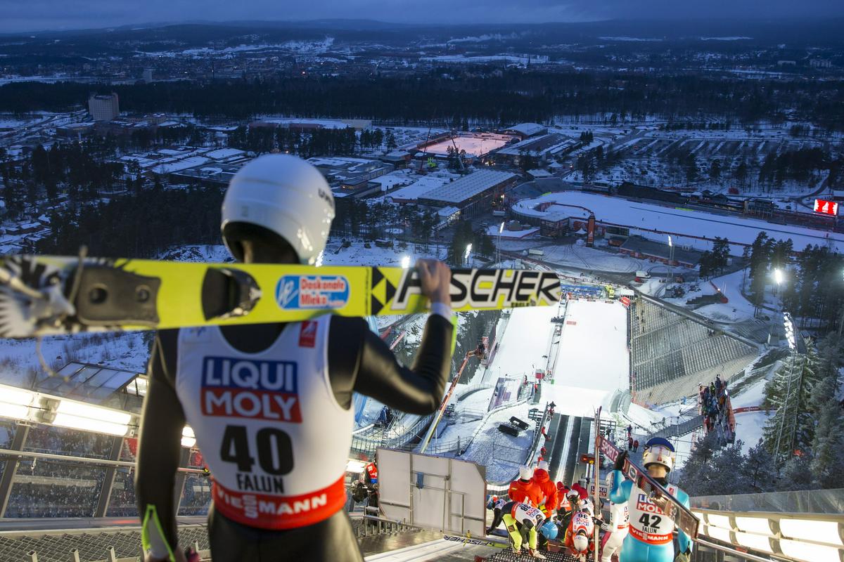 Ob 11.00 kvalifikacije na srednji skakalnici v Falunu