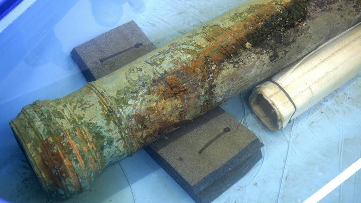 Na površje dvignili nekaj reči s 300 let potopljenega San Joséja, ki naj bi skrival bajni zaklad