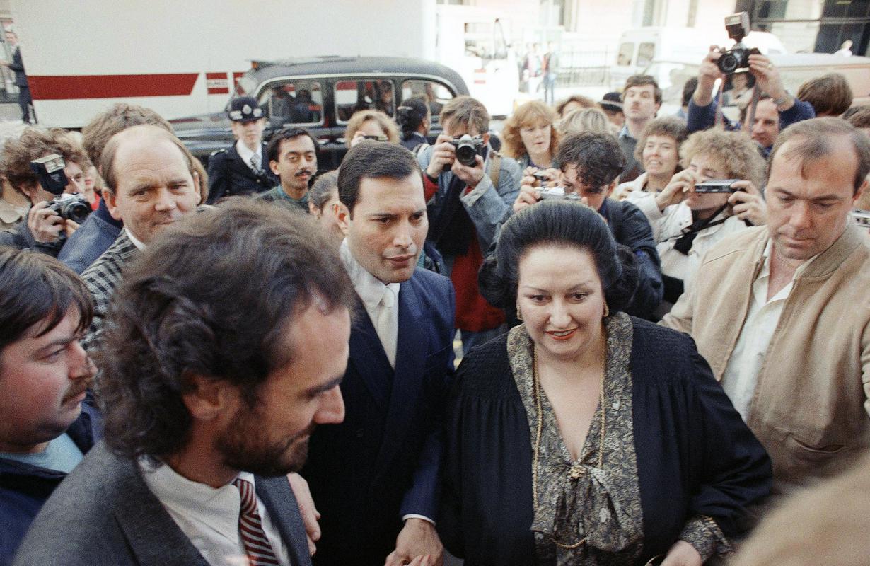 V Barceloni nekateri nasprotujejo spomeniku Freddieju Mercuryju in Montserrat Caballé