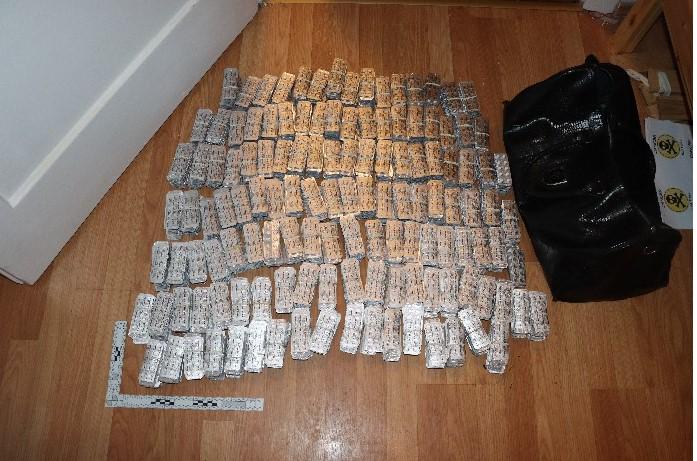 Pridržali 31-letnika in zasegli več deset kilogramov različnih mamil, tudi žele bonbonov s THC-jem